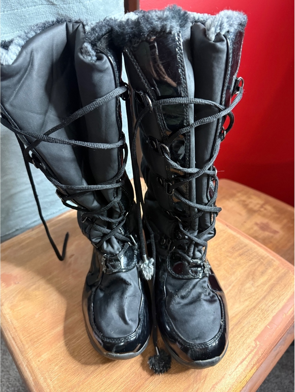 Totes Women's Black Puff Winter Snow Boots with Faux Fur Trim - Size 10 Medium